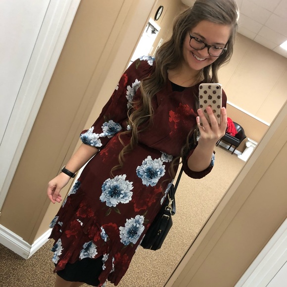 Anthropologie Dresses & Skirts - • Anthropologie Midi Dress •